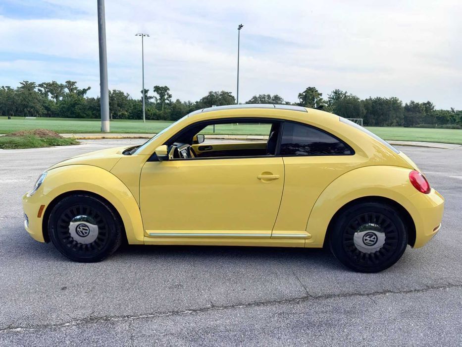 Volkswagen Beetle      2015