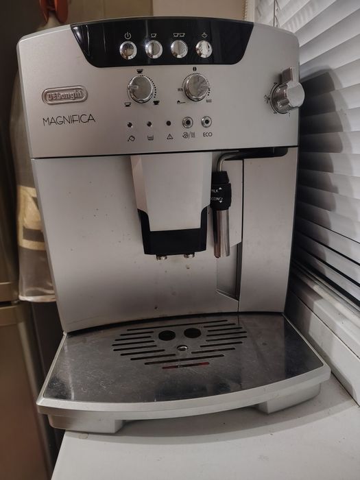 Кофемашина delonghi magnifica