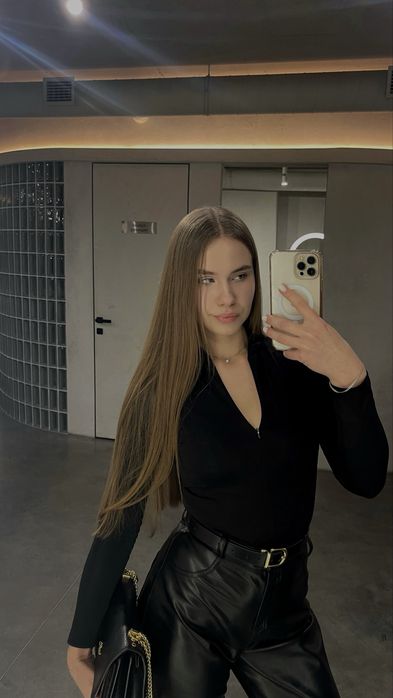 Чорне боді з замочком