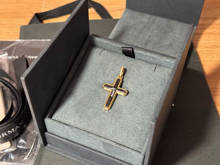 David Yurman Cross, Forged Carbon, 18K Gold, Duży rozmiar, 12000 PLN