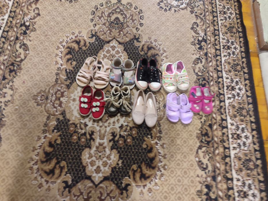 Дитяче взуття для дівчинки