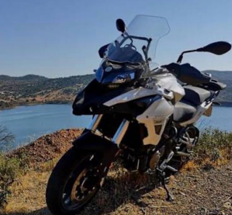 Moto benelli trx502