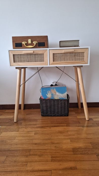 Consola / Secretária com entrega