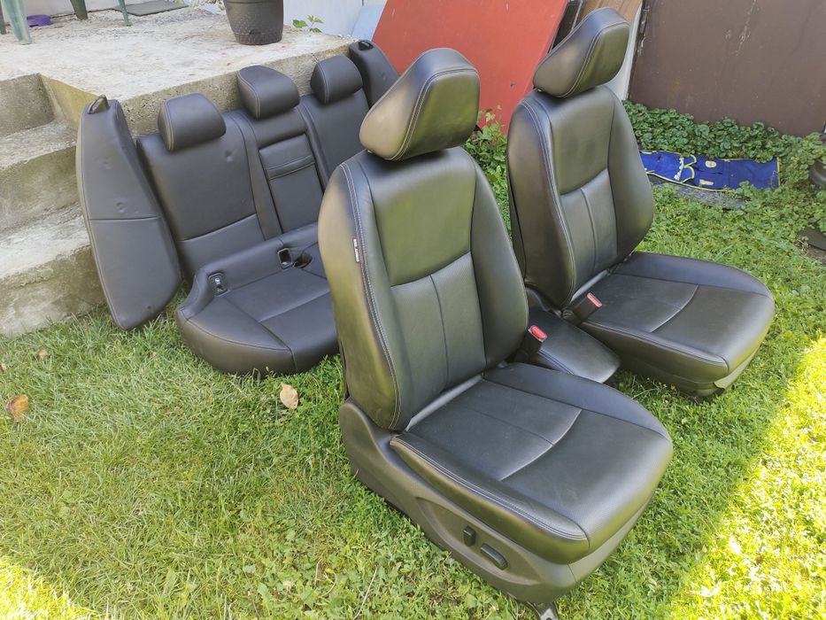 Автосидіння чорна шкіра Infiniti Q50 HYBRID -2014 комплект підлокітник