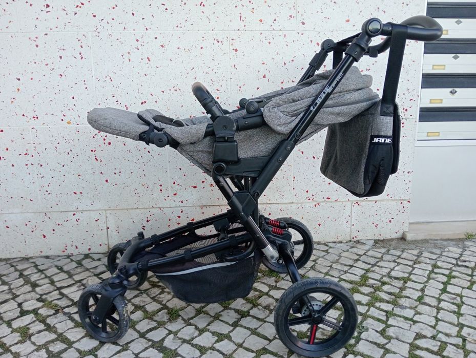 Ovo e carrinho Jané