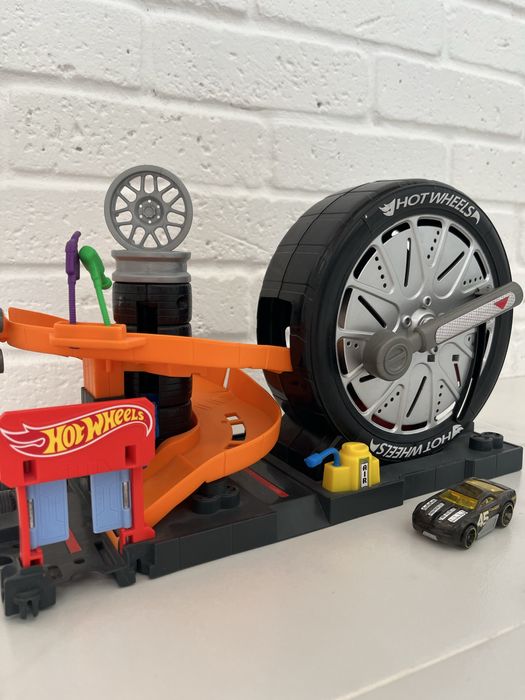 Hot wheel шиномонтажна майстерня
