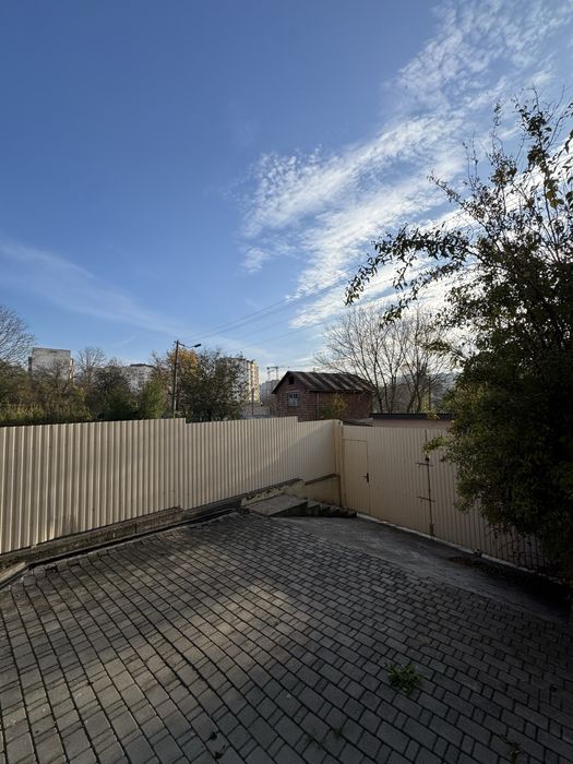 Продається  комерційне приміщення