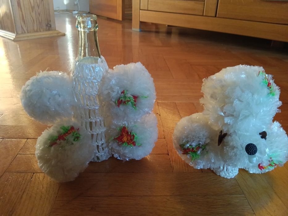 PRL pies pudel na butelkę ręcznie pleciony folia wys.23 cm