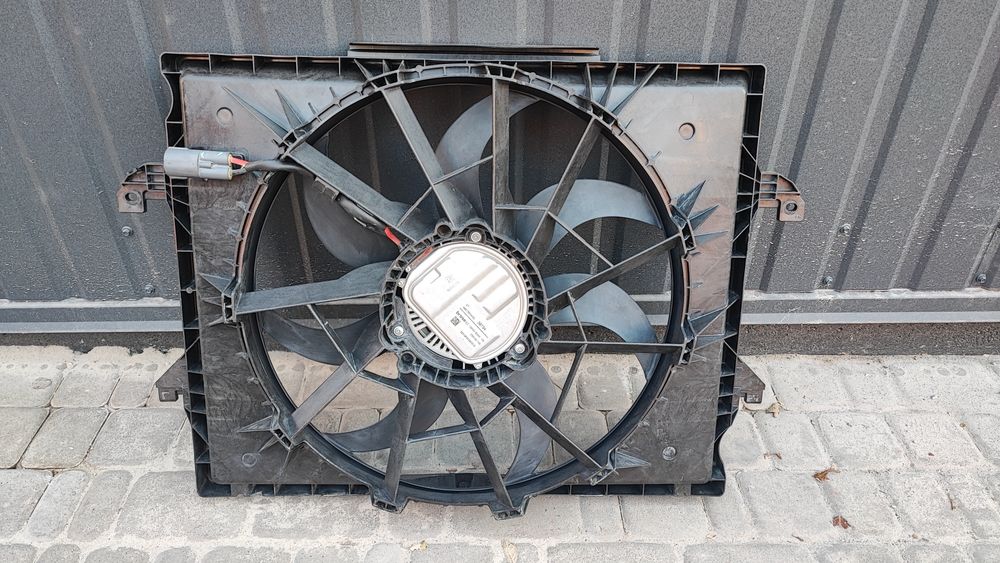 Дифузор з вентилятором на RAM 19 20 21 22 5.7 Hemi панель радіаторів