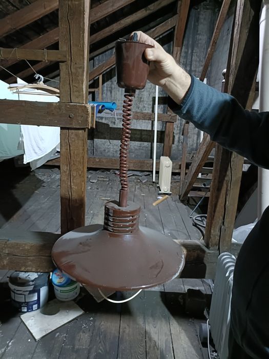 Lampa sufitowa wydłużana