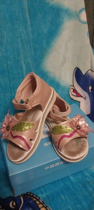 Босоножки на девочку