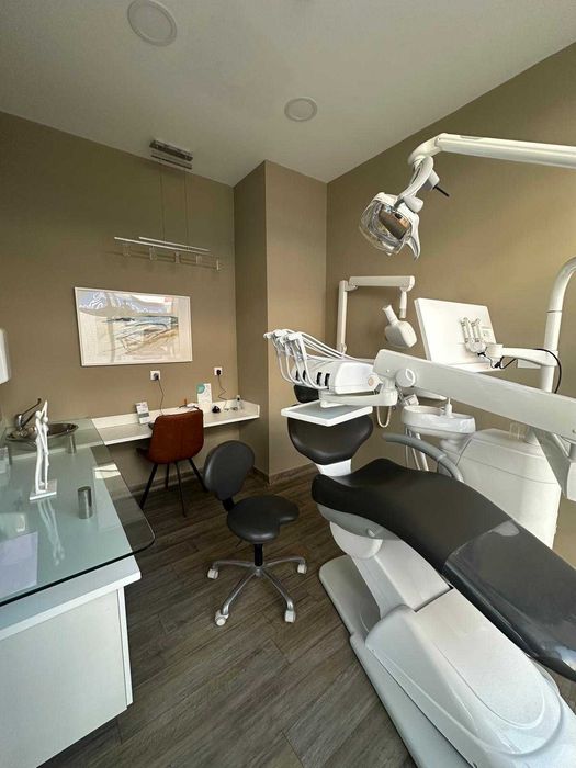 Clínica de medicina dentária premium em Cascais (Parede) | Trespasse | Em pleno funcionamento