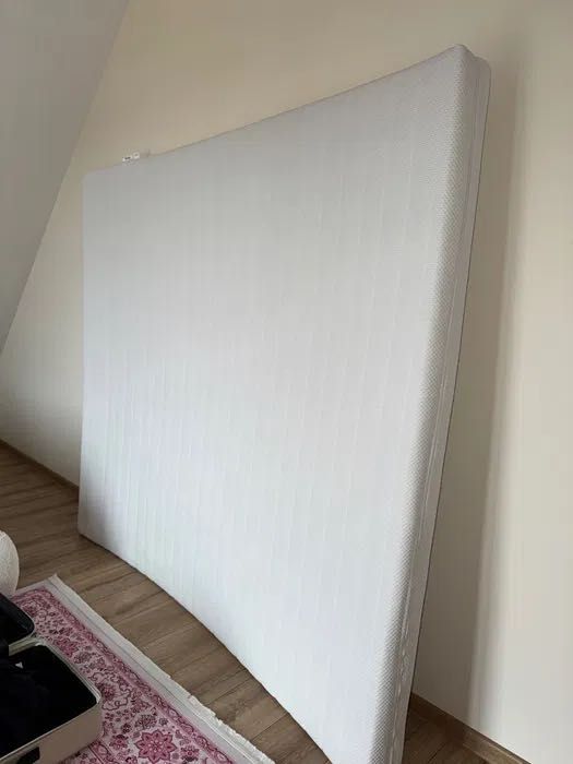 Nieużywany materac 180x200