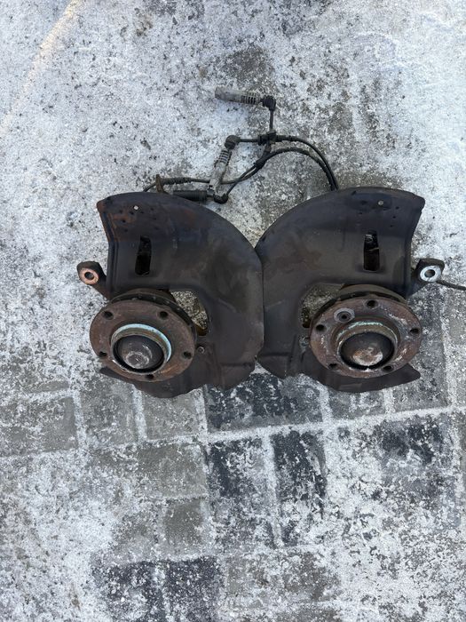 Piasty zwrotnice przód przednie szara wtyczka bmw e46