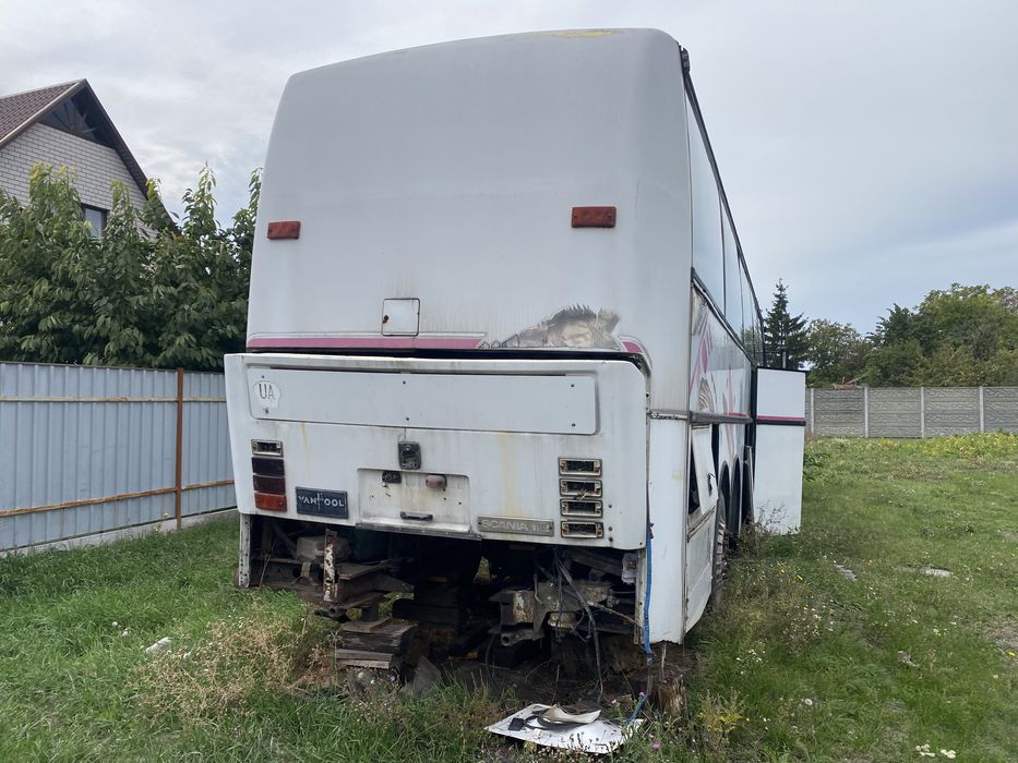 Автобус скания  , целые все стекла двери кроме лобового , под склад