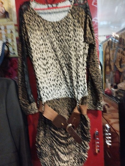 Сукня жіноча красива.