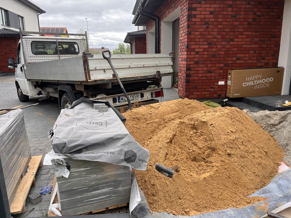 Transport piasek piach kruszywa beton stabilizacja, mała wywrotka 4 tony