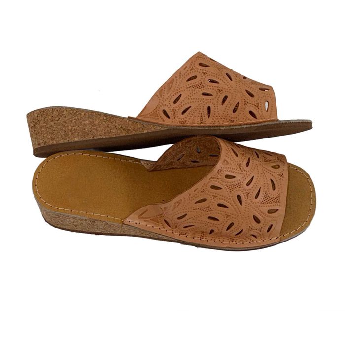 Damskie klapki skórzane na korkowej podeszwie ażurowe rozmiar 39