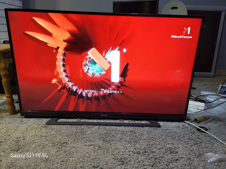 Телевізор Grundig 48