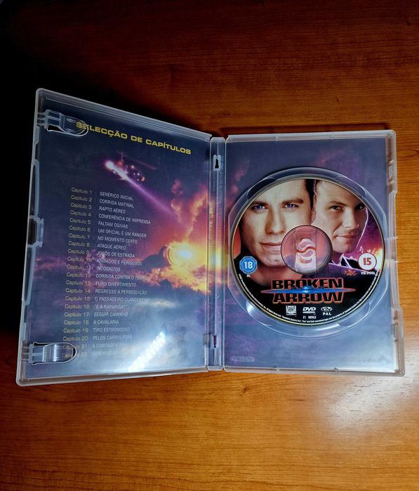 OPERAÇÃO FLECHA QUEBRADA (John Woo) John Travolta/Christian Slater