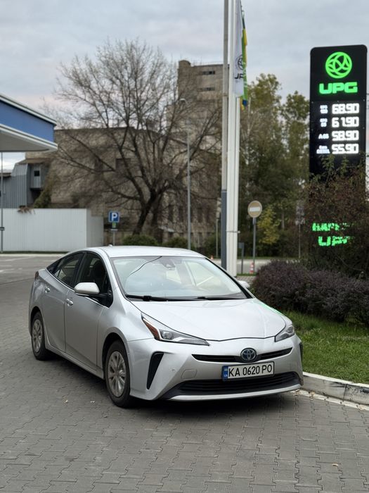 Оренда авто prius