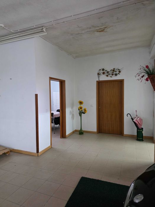 Arrenda-se/Armazém em Barcelos (200mts2)