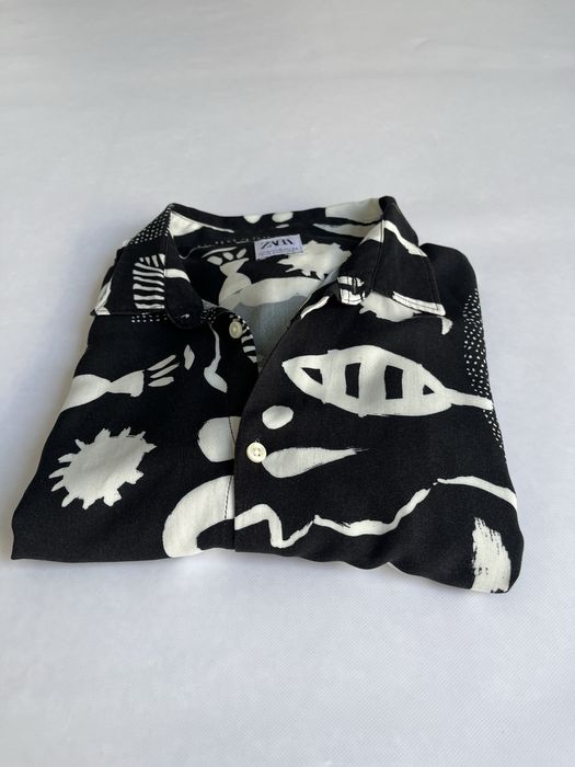 Camisa Zara com Padrão Preto e Branco