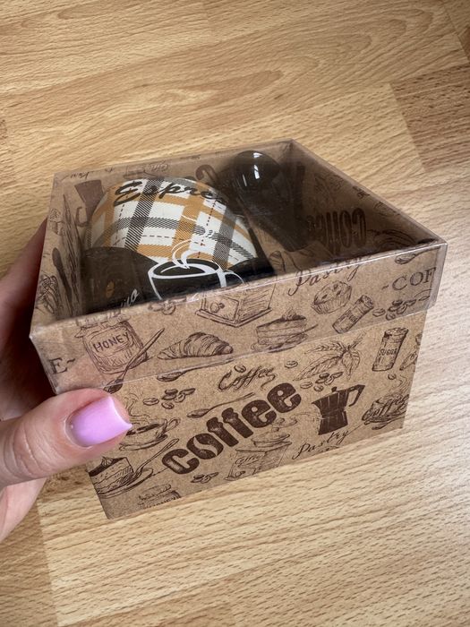 Чашка нова в коробці