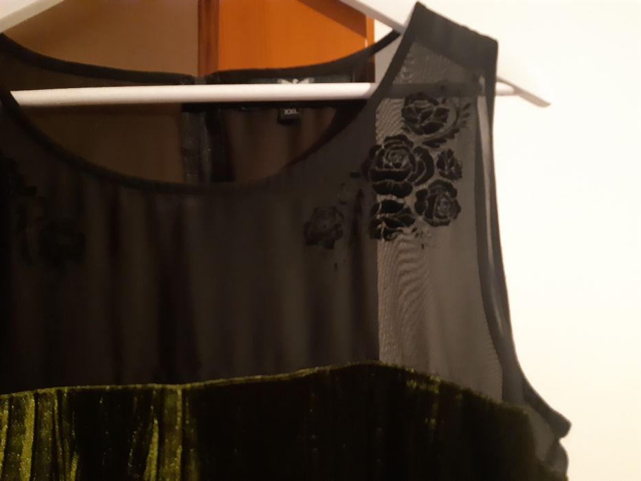 Sukienka welurowa czarno zielona XXL