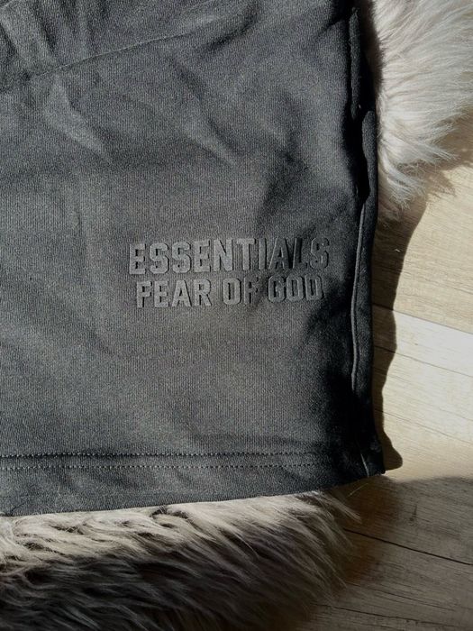 Шорти Essentials