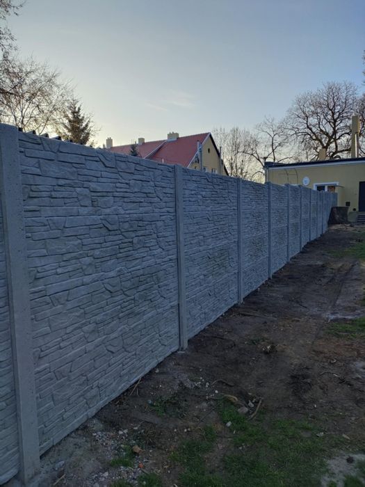 Ogrodzenia betonowe, montaż