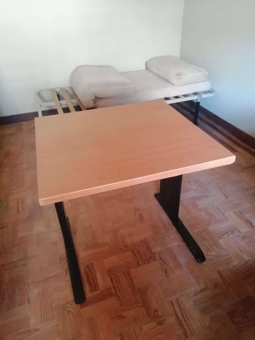 Secretária 90x80