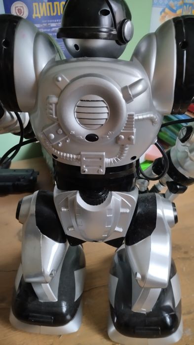 Робот на пульті управління