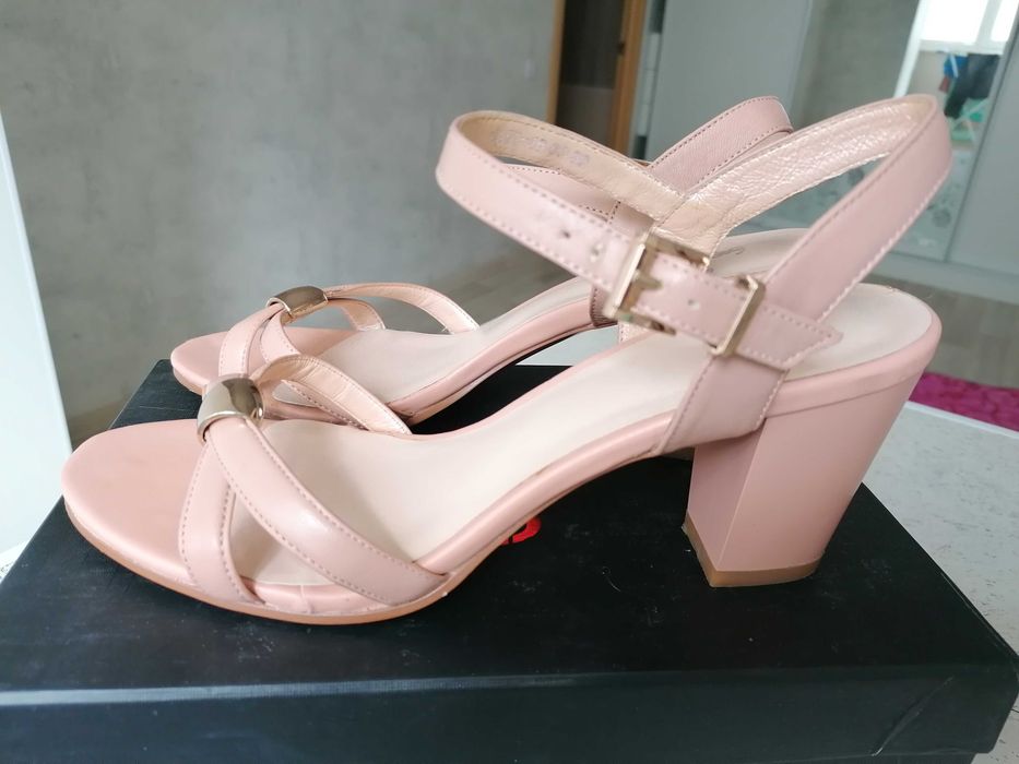 Босоніжки АГОНЬ! Пудра, нат шкірв, 39р Sufinna (Туреччина) б/у