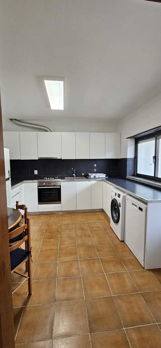 ARRENDAM-SE 2 QUARTOS mobilados – Coto, Caldas da Rainha