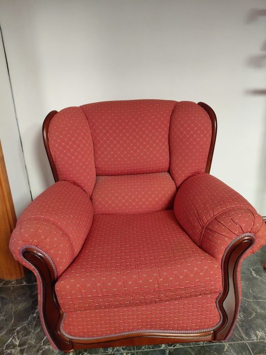 3 sófas,1 sofá de 3 lugares,+2 individuais