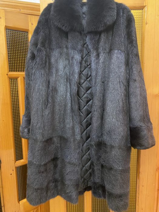 Продам шубу з хутра сурка,