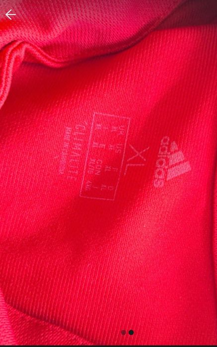 Czerwona koszulka sportowa adidas