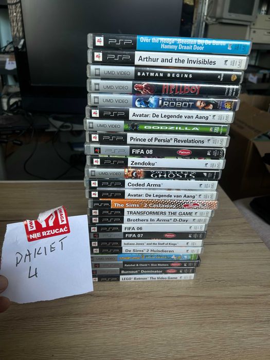 Zestaw gier PSP + filmy UMD 24 szt. – Ratchet & Clank, Indiana Jones, Burnout