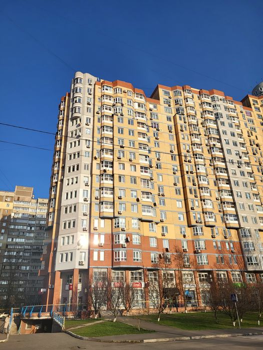 Без% Паркомісця в підземному паркінгу Новобудова метро Академмістечко