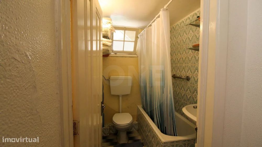 Prédio para Comércio e Habitação no Centro de Machico