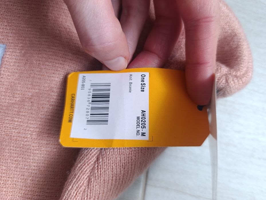 Нова шапка Carhartt