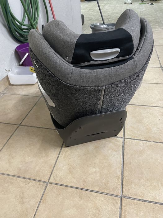 Cadeira Auto Cybex para criança pequena com isofix