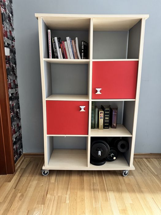 Meble mlodziezowe komplet kanapa TV glosnik biurko szafy lampa dywan