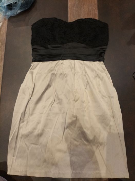 Sukienka. Atłas. Rozm S/XS