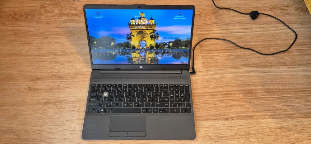Laptop HP 255GB, Ryzen 3 5300U, 8GB RAM, WINDOWS 11 HOME, 4 RDZENIE