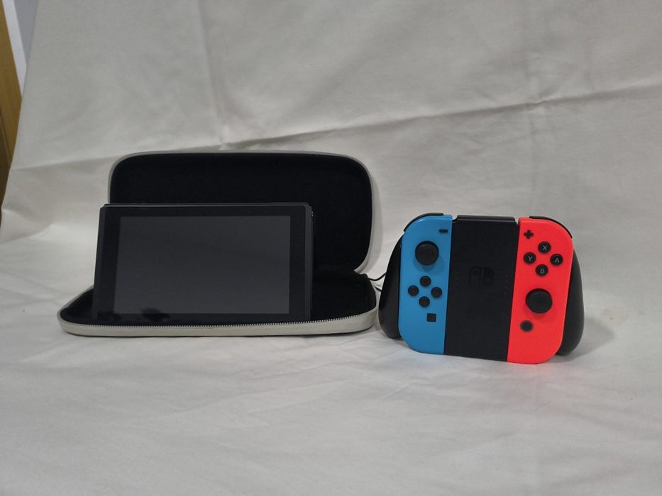Vendo nintendo switch v2 em óptimo estado