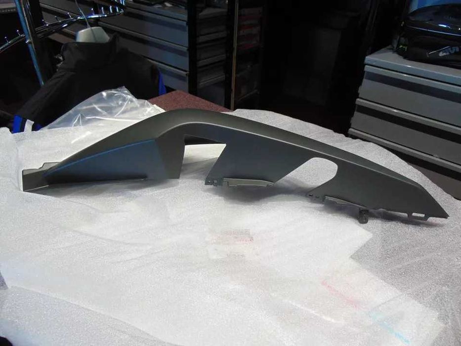 Carenagem lateral direita Yamaha X-Max 125/300/400 • BL1-F1741-00P8