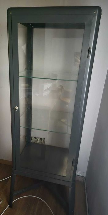 Vitrina IKEA FABRIKÖR cinzento escuro – vidro e metal