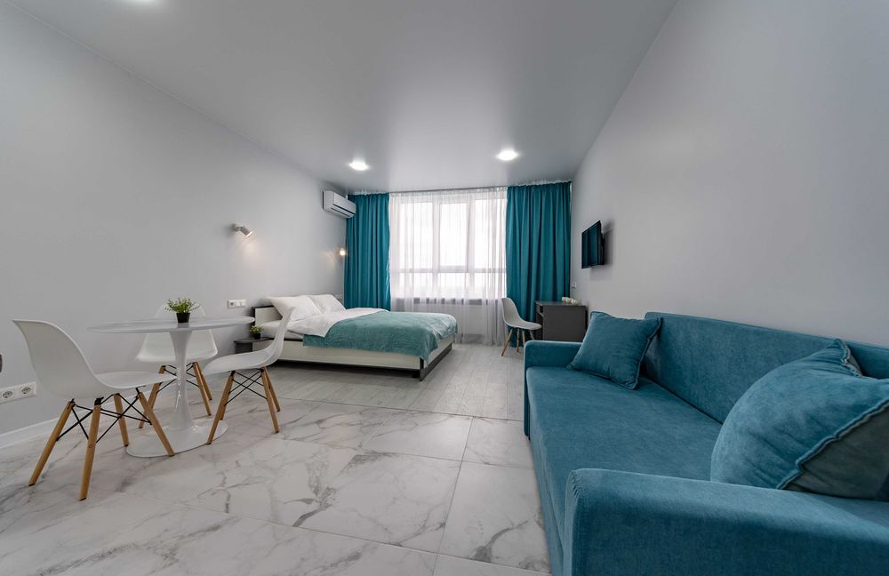 Стильна студія подобово, з Генератором, між двома станціями метро.